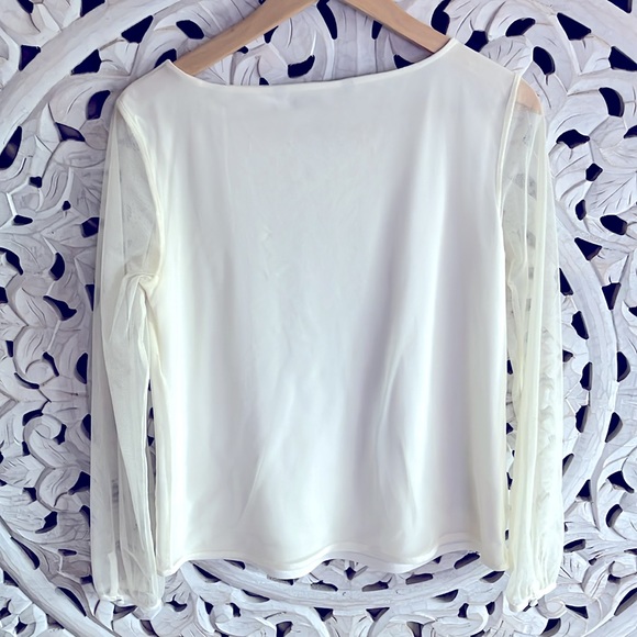 White House black market gorgeous delicate sheer sleeve black and warm white top - Picture 4 of 6